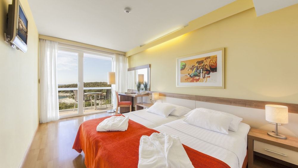 Standard Twin Room, Balcony, Sea Facing (Plus)