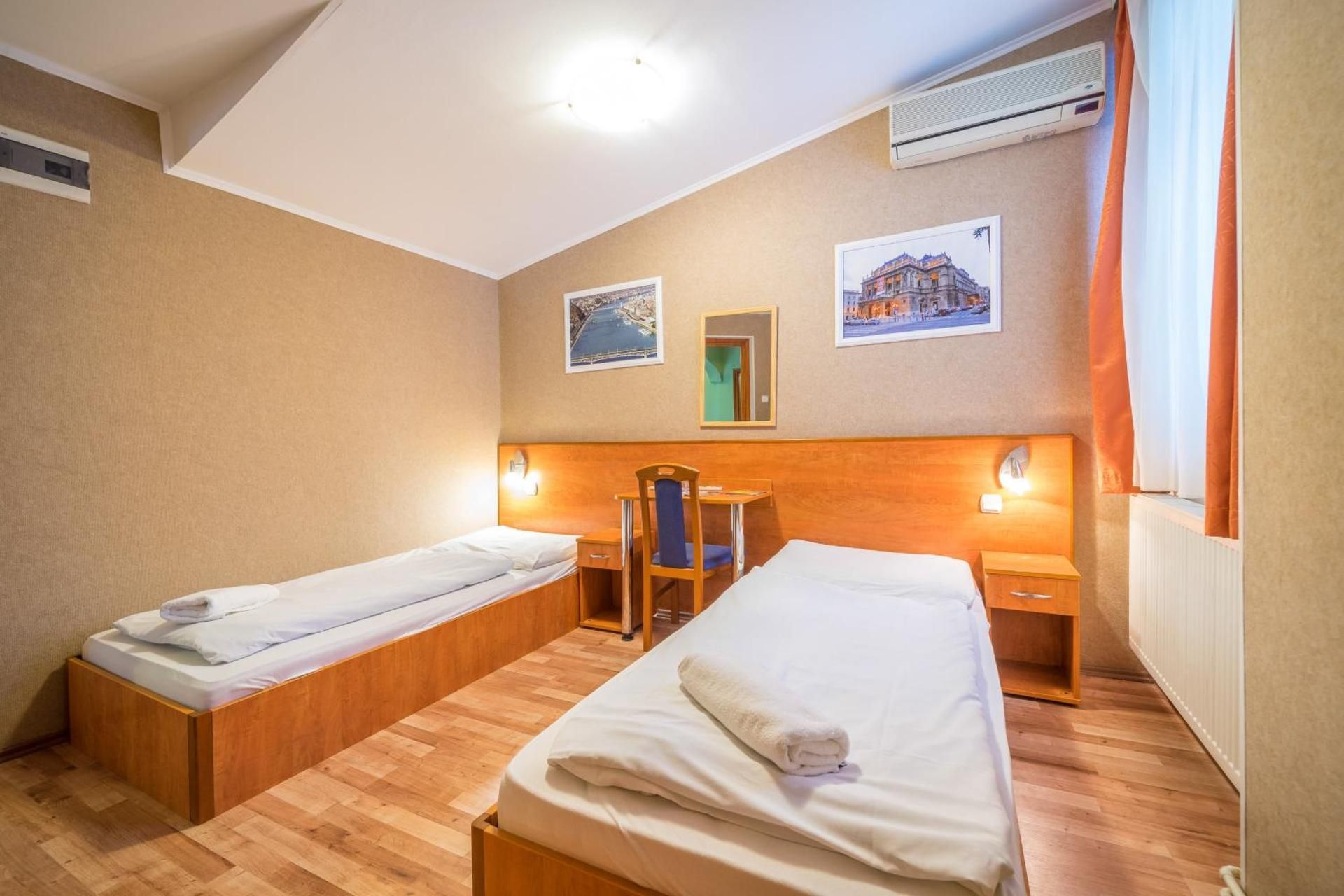 Easy Star Hotel Standard Twin Room 2