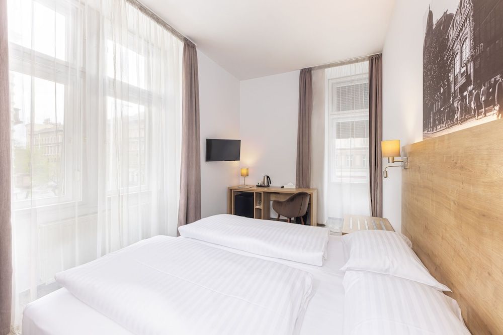 undefined City Hotel Ring 6