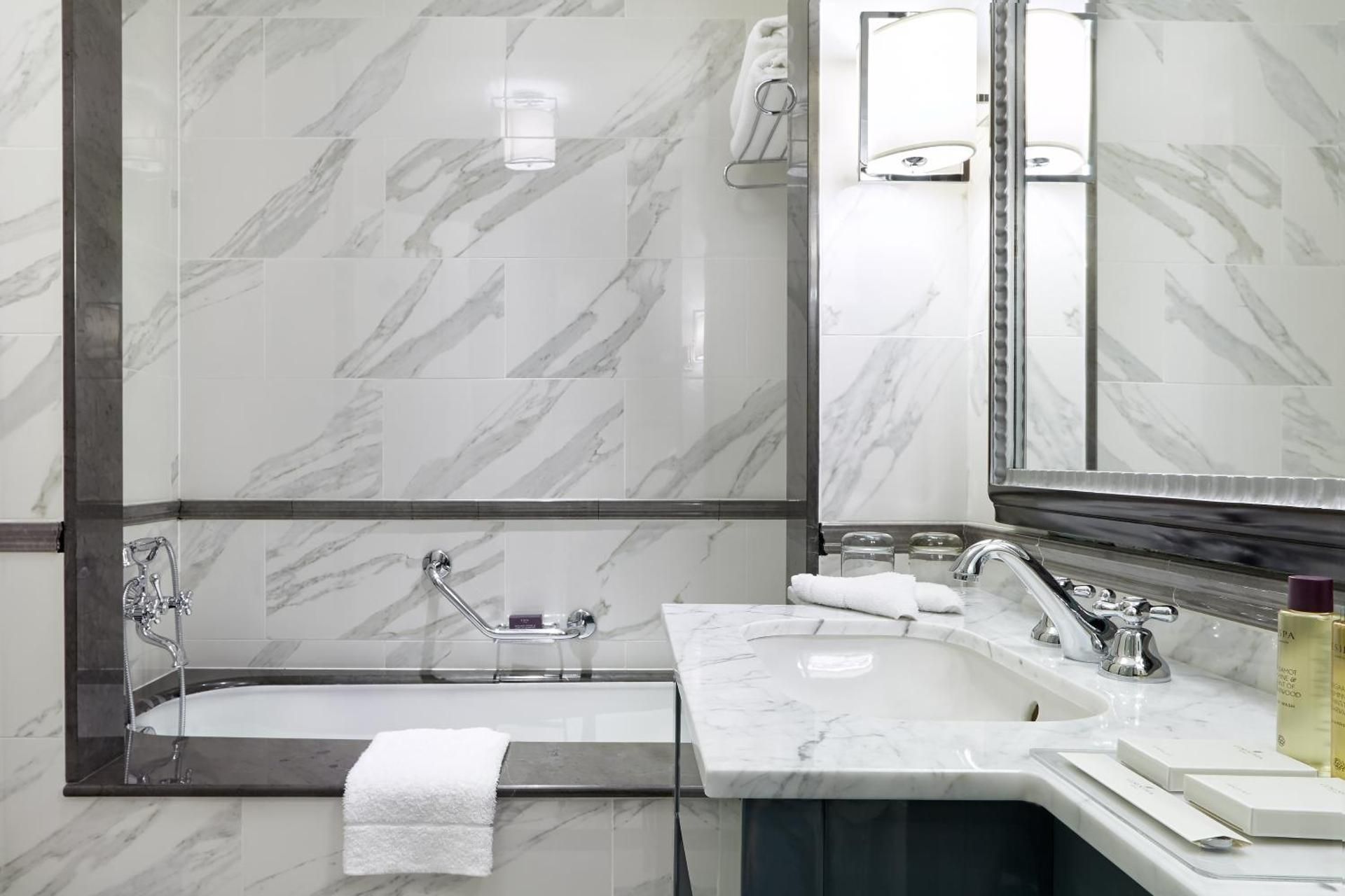 Executive Suite with Royal Spa and Executive Club Access