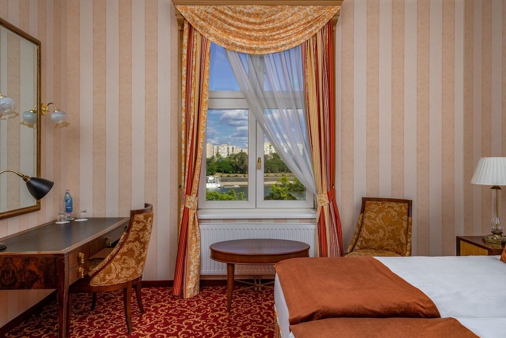Ensana Grand Margaret Island Deluxe Twin Room with Wellness and Fitness Access 7