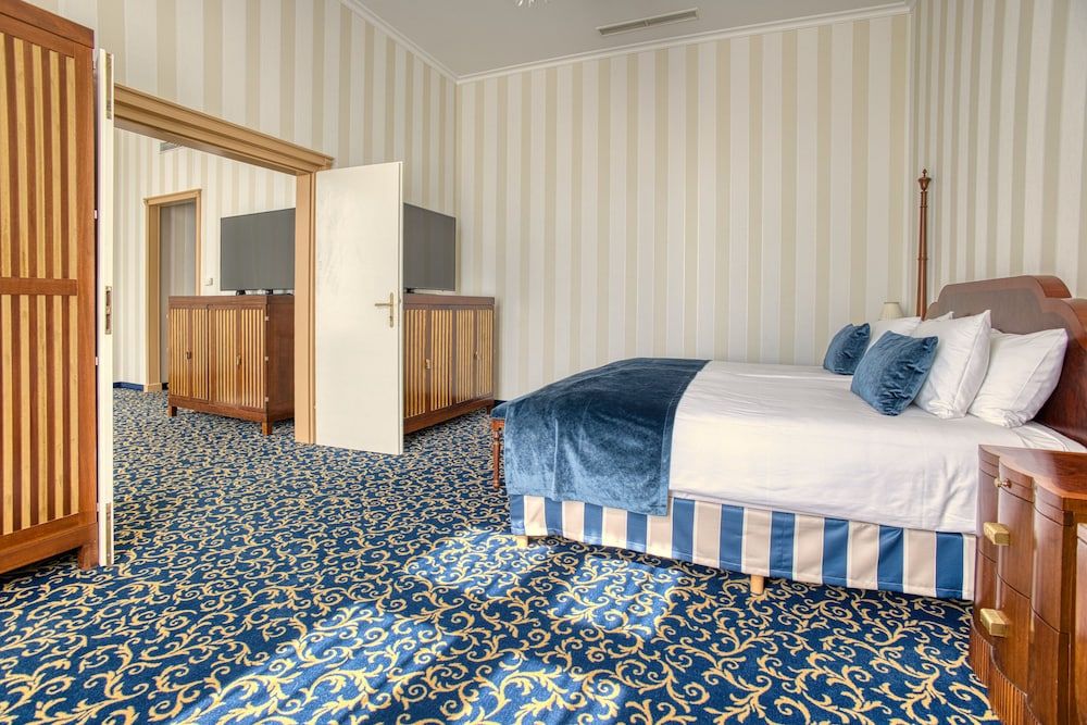 Suite with Wellness and Fitness Access