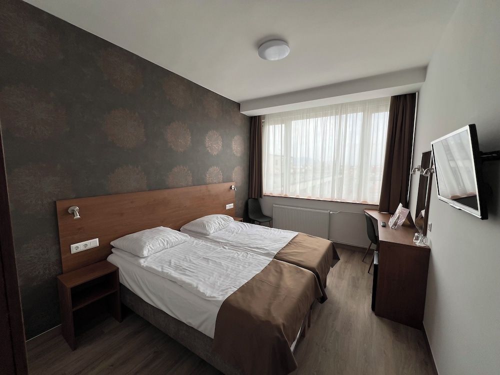 undefined Hotel Benczur 5