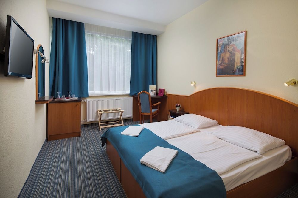undefined Hotel Benczur 2