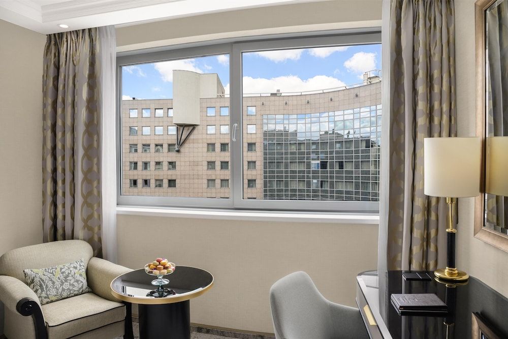 Kempinski Hotel Corvinus Budapest Deluxe Room 9