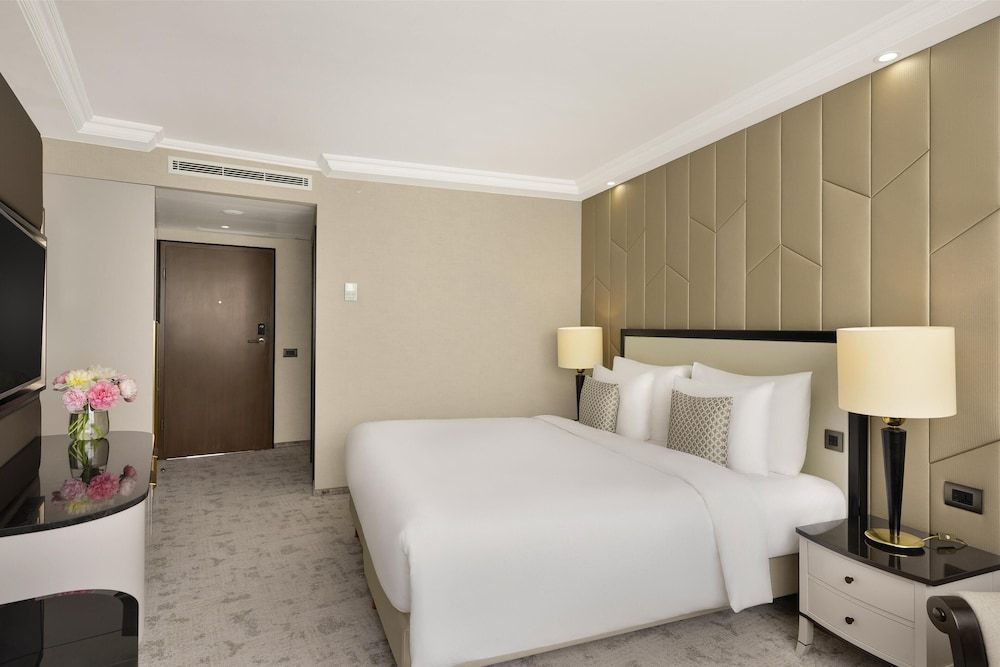 Kempinski Hotel Corvinus Budapest Deluxe Room 2