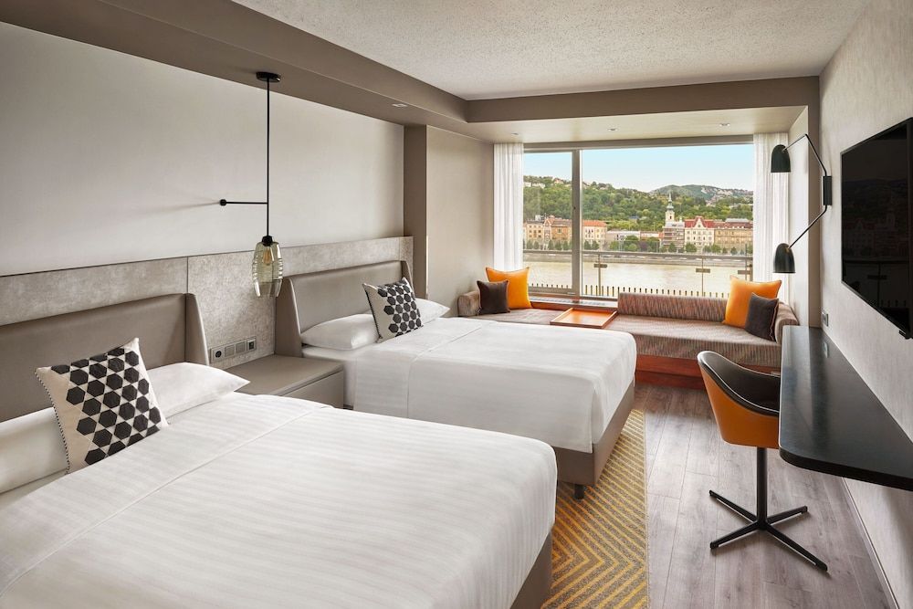 Budapest Marriott Hotel Deluxe Room, 2 Twin Beds, River View