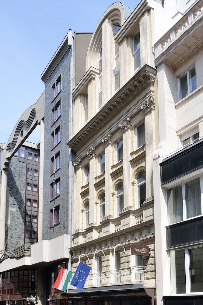 undefined Promenade City Hotel 4