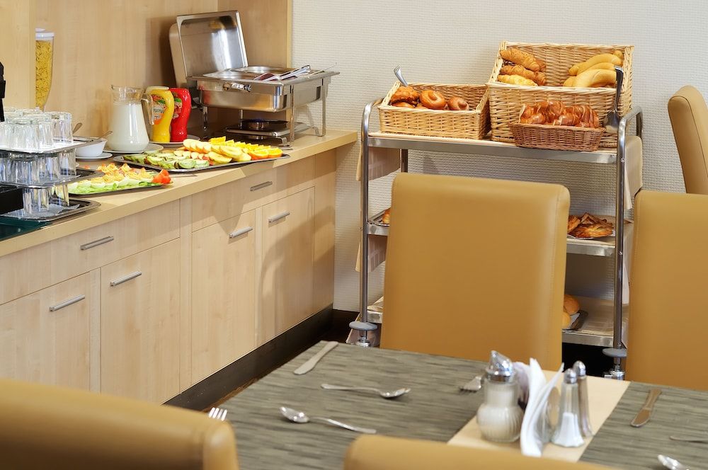 undefined Promenade City Hotel 10