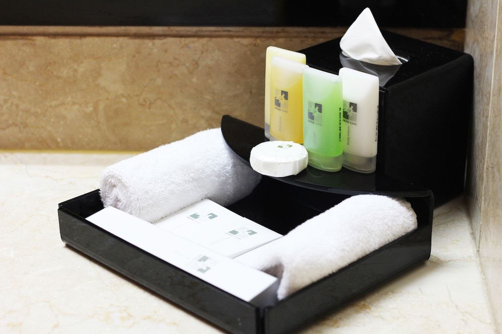 Hotel Ciputra Jakarta Deluxe Room, 1 Queen Bed 3