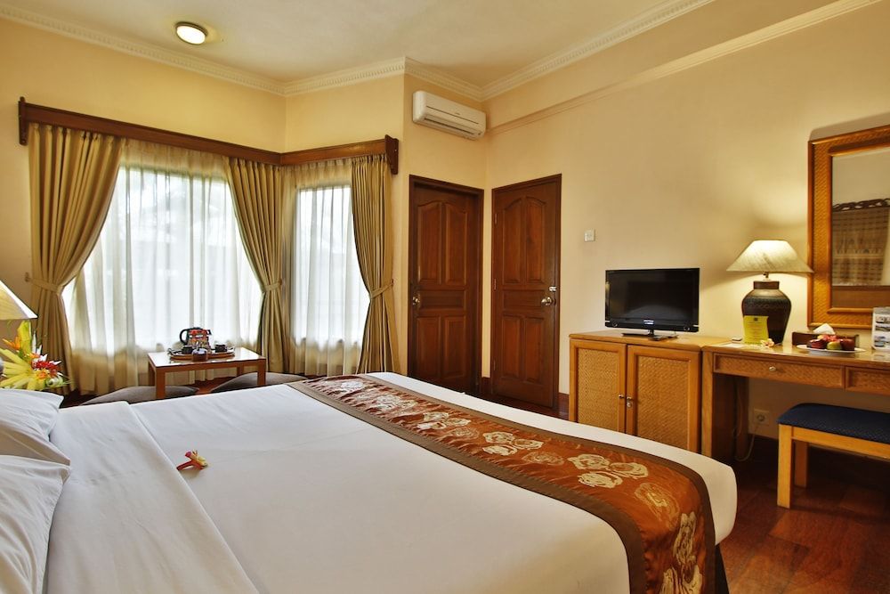 Deluxe with New Year Gala Dinner