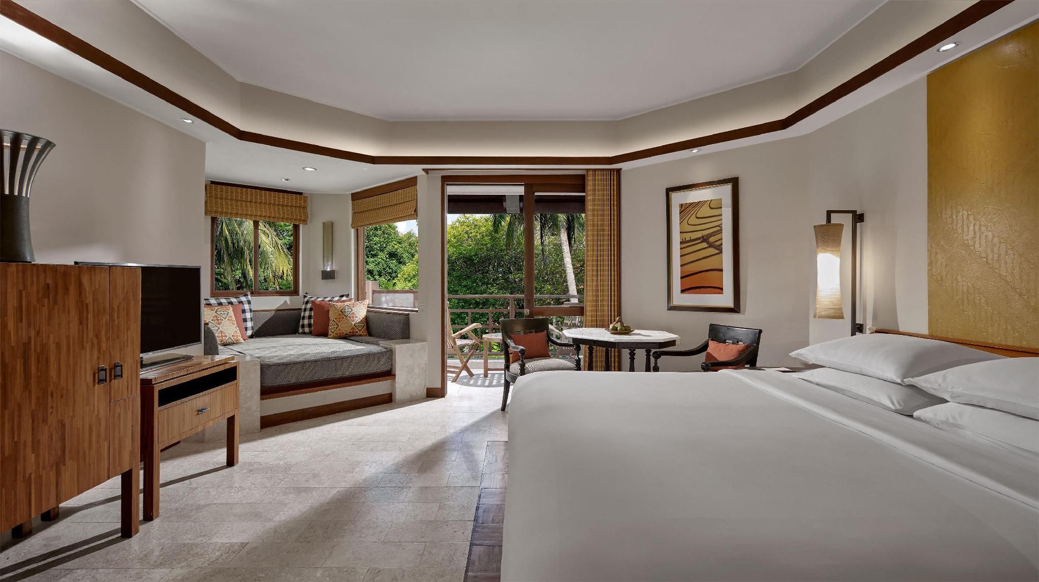 1 KING BED GARDEN VIEW