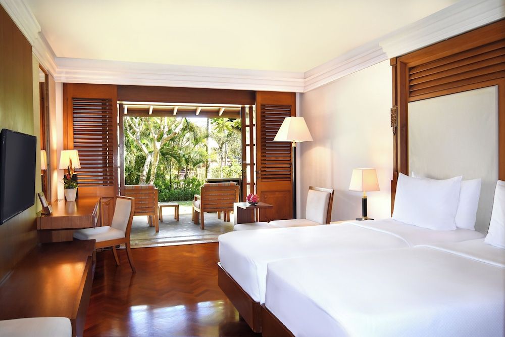 Palace Club Room with 2 single beds