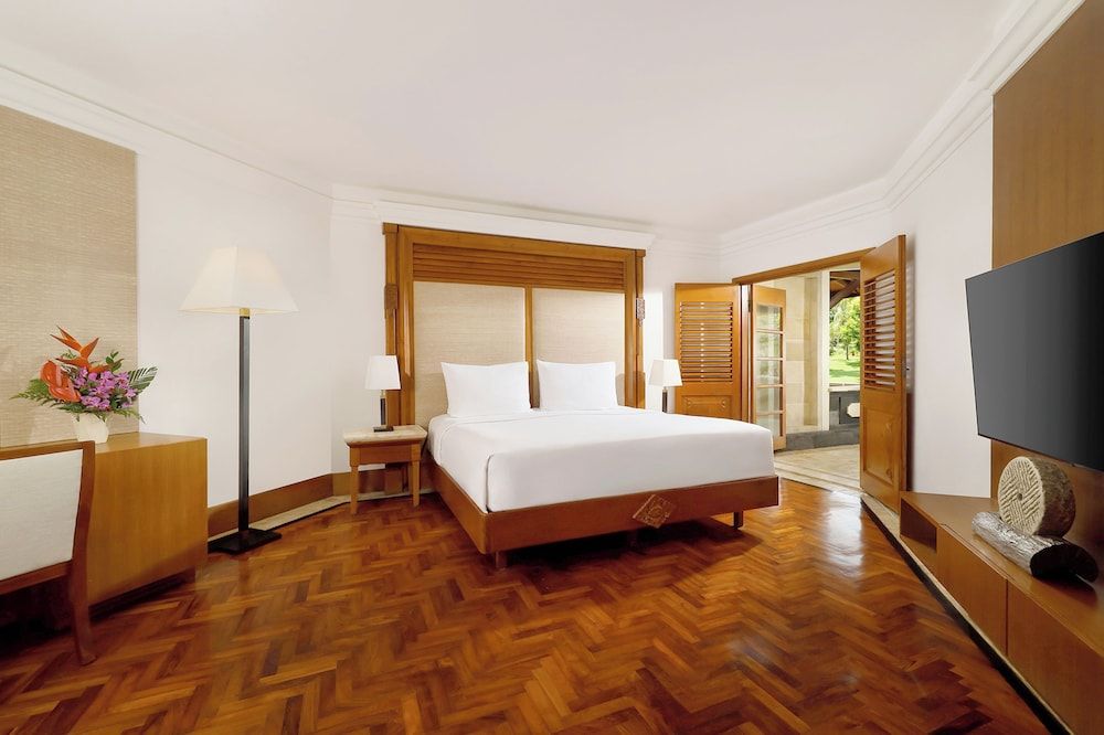 Palace Club Suite with 1 king-size bed