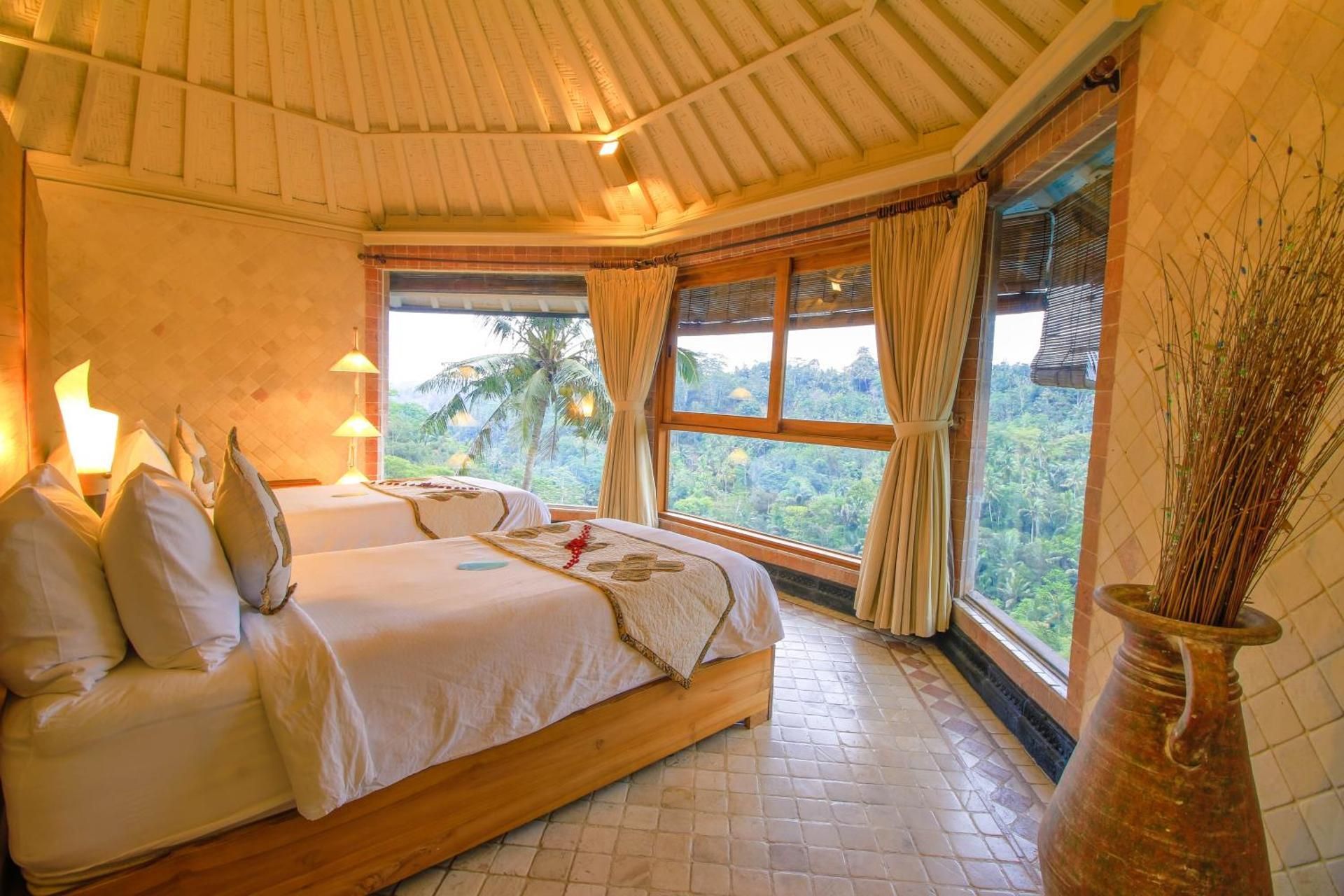 Family Pool Villa