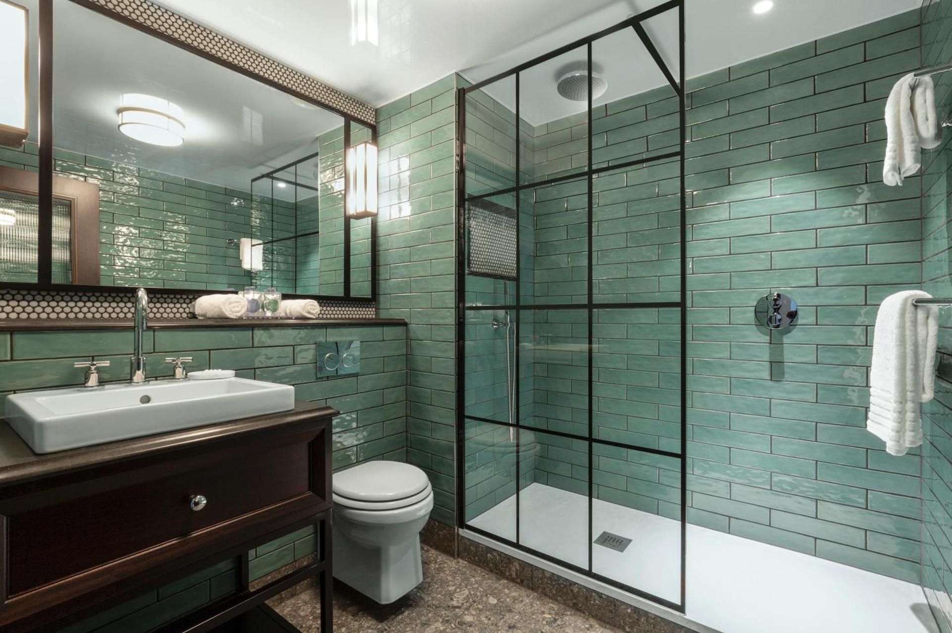 undefined The Green 8