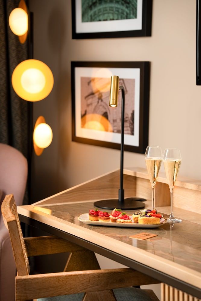 The Green Classic Room, 1 King Bed 8