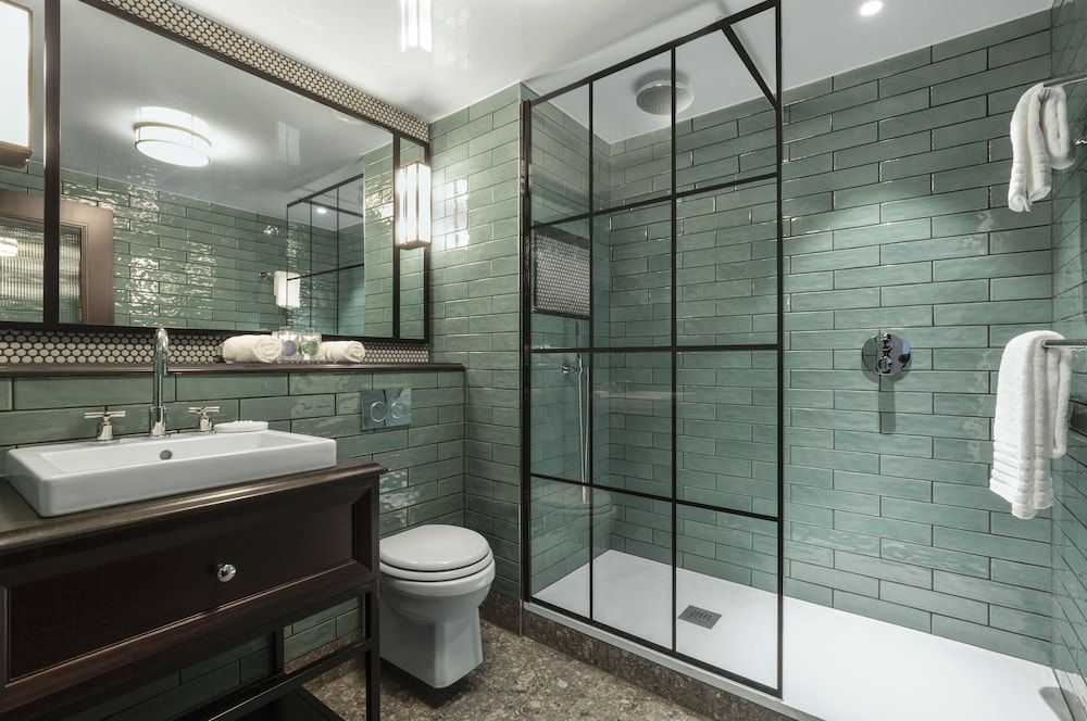 The Green Classic Room, 1 King Bed 5