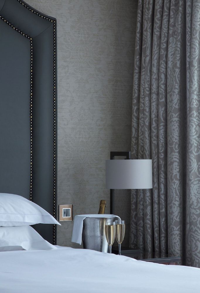 undefined St. Helen's Hotel 7