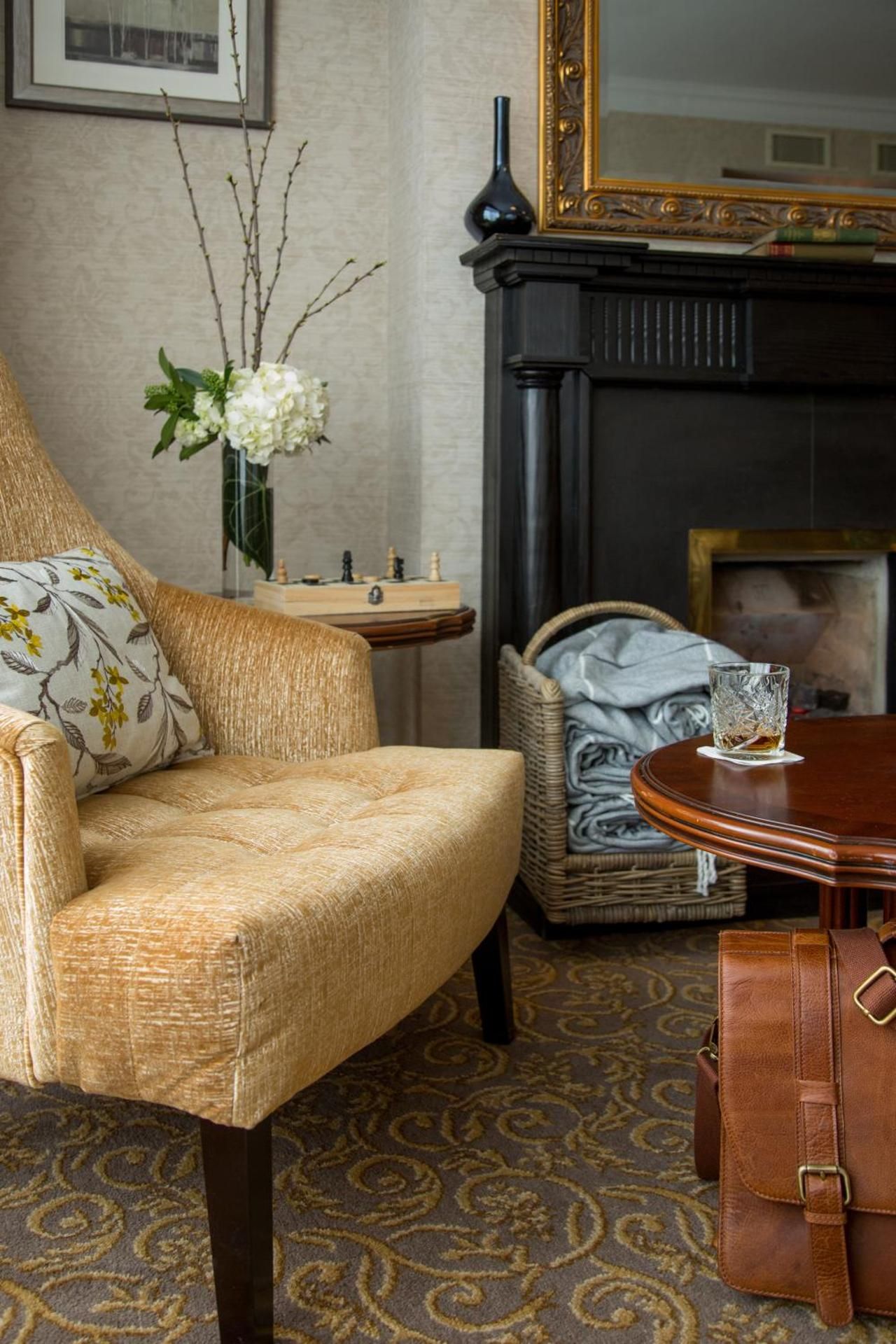 undefined St. Helen's Hotel 8