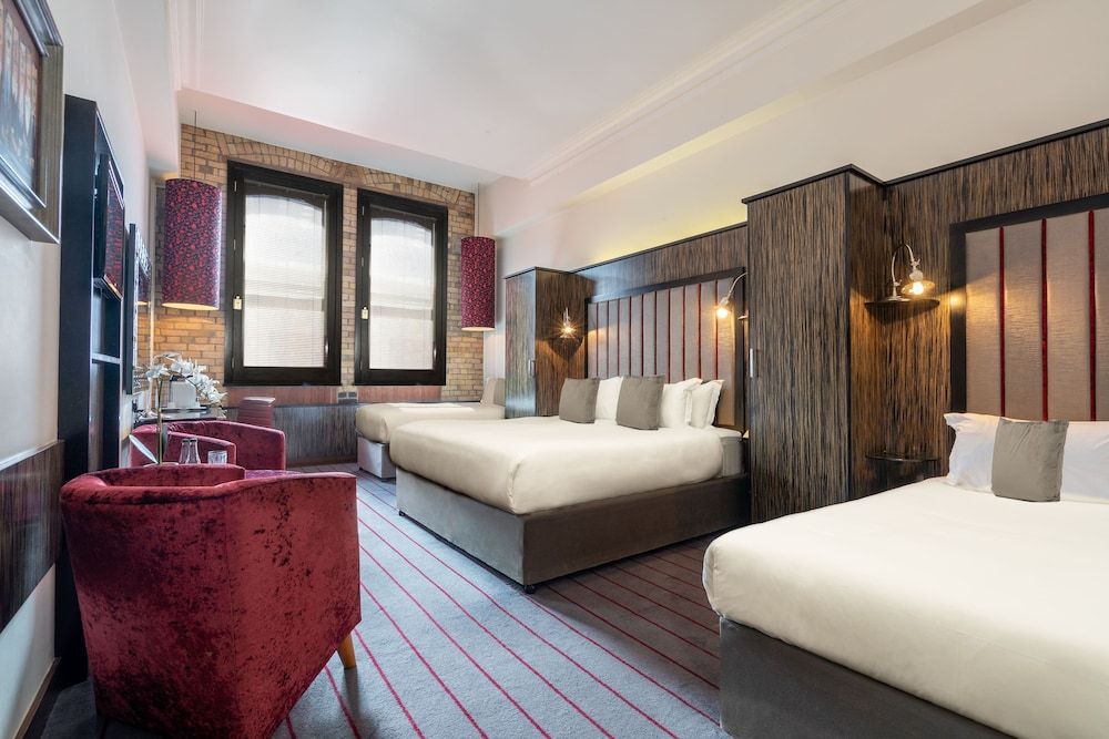 undefined The Trinity City Hotel 10