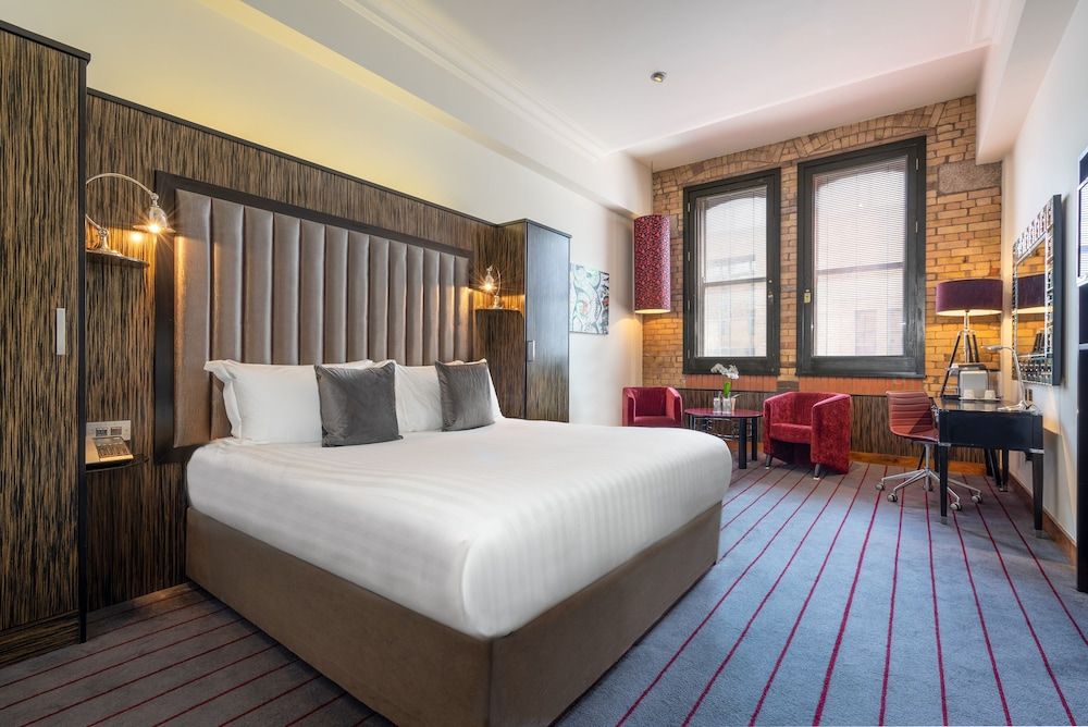 undefined The Trinity City Hotel
