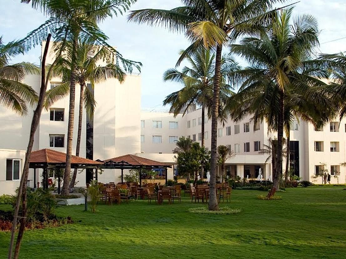 undefined  Featherlite Evoma Hotel 9