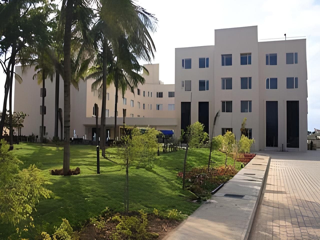 undefined  Featherlite Evoma Hotel 10