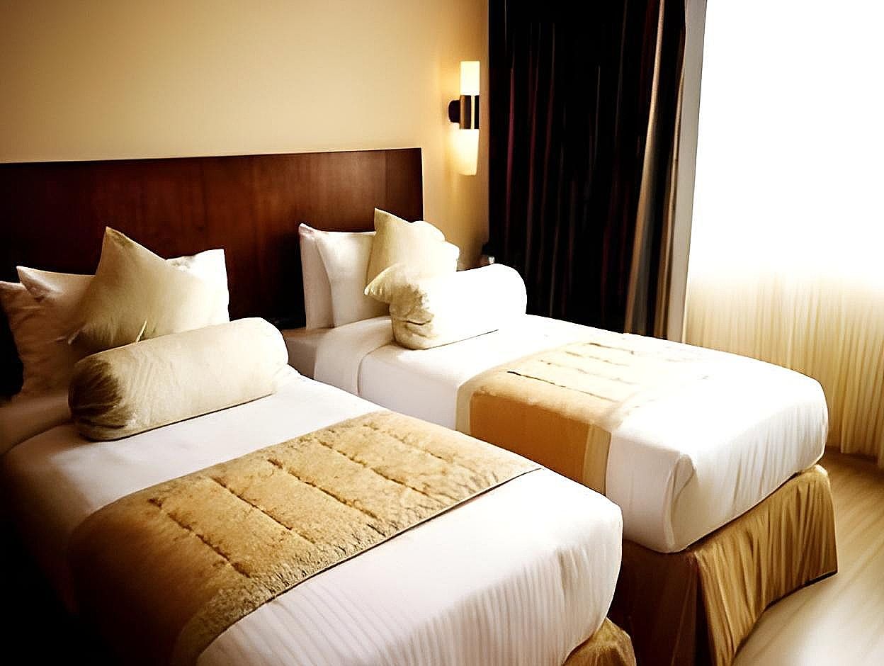  Featherlite Evoma Hotel Deluxe Double or Twin Room 4
