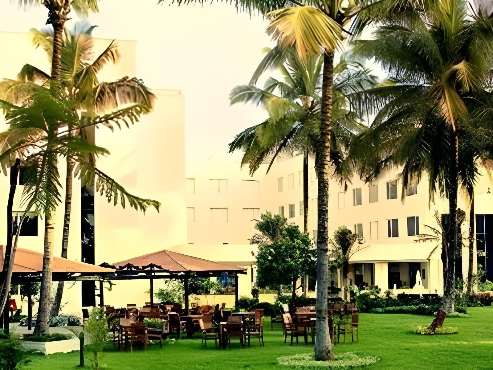 undefined  Featherlite Evoma Hotel 8
