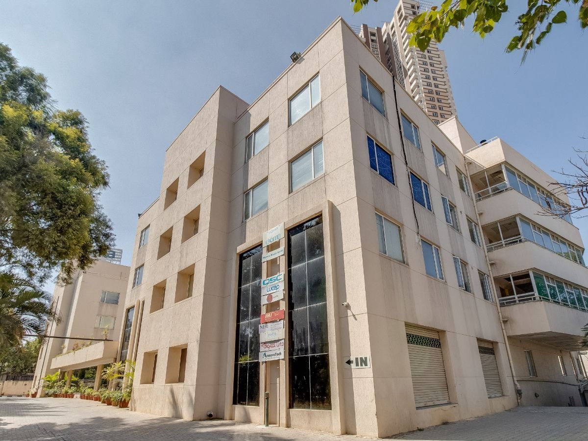 undefined  Featherlite Evoma Hotel 7