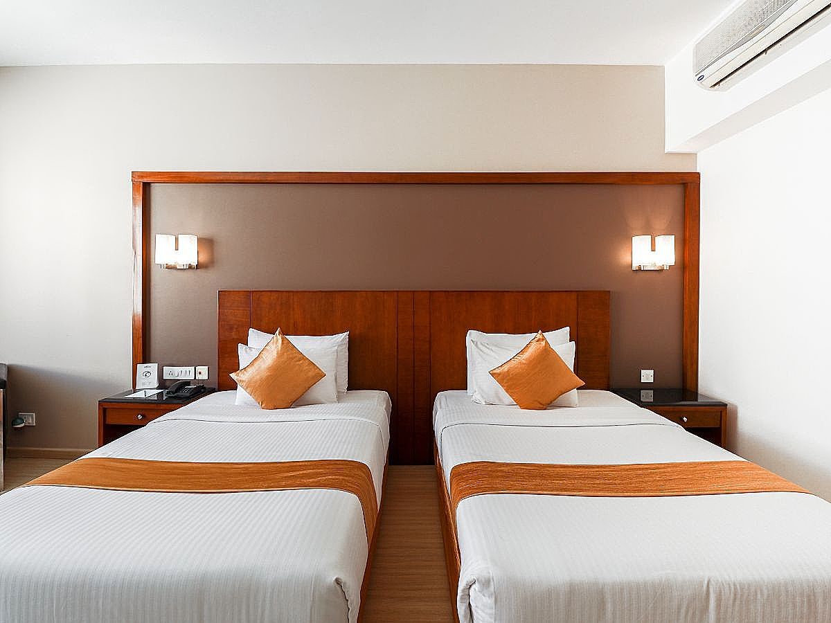  Featherlite Evoma Hotel Deluxe Double or Twin Room 6