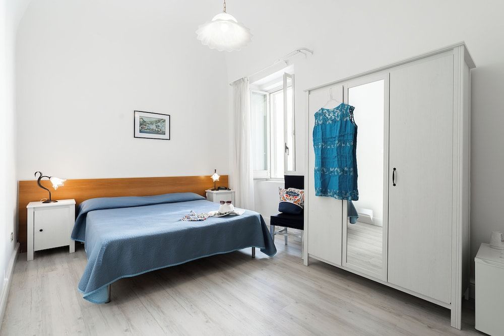 undefined Hotel Fontana 9