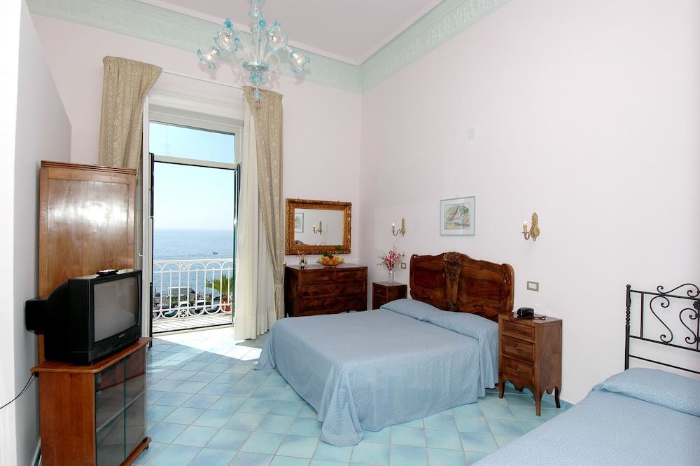 undefined Hotel Fontana 3