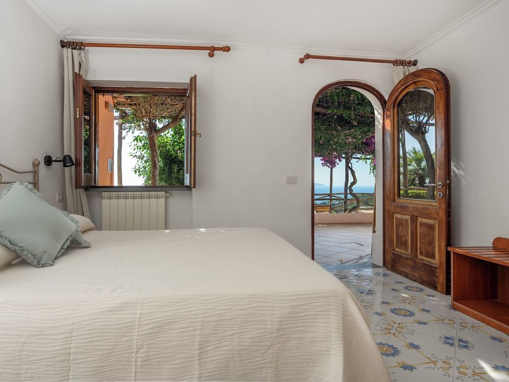 Standard Triple Room, Sea View