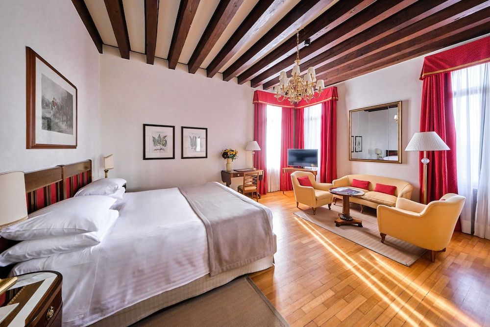 Hotel Villa Cipriani Junior Suite (Premier) 3