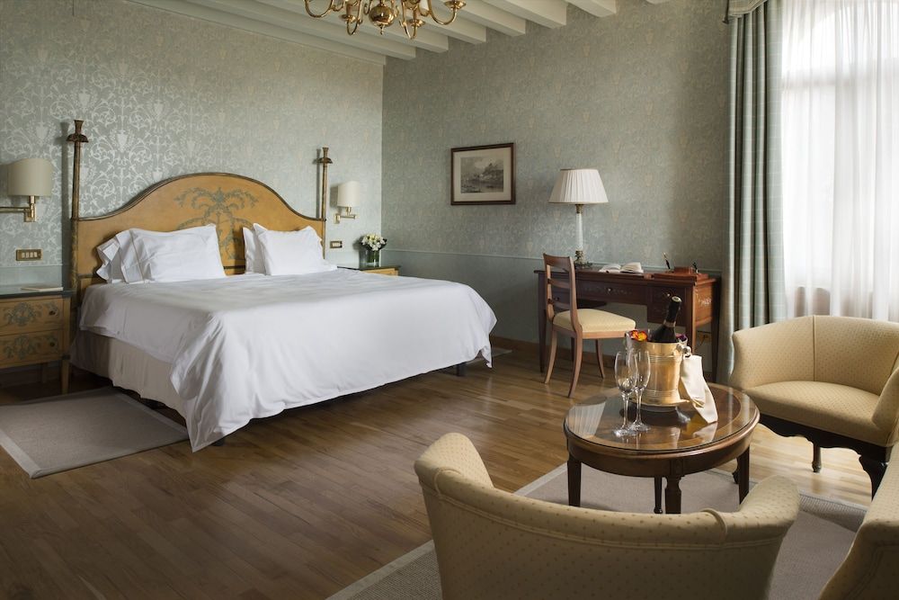 Hotel Villa Cipriani Suite 4