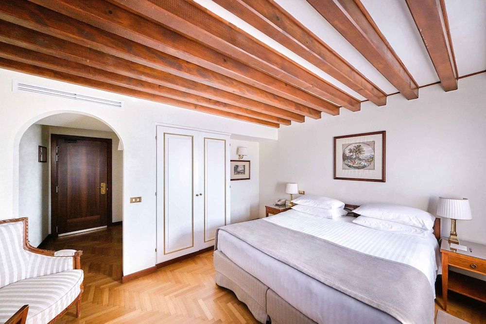 Hotel Villa Cipriani Superior Double Room 2