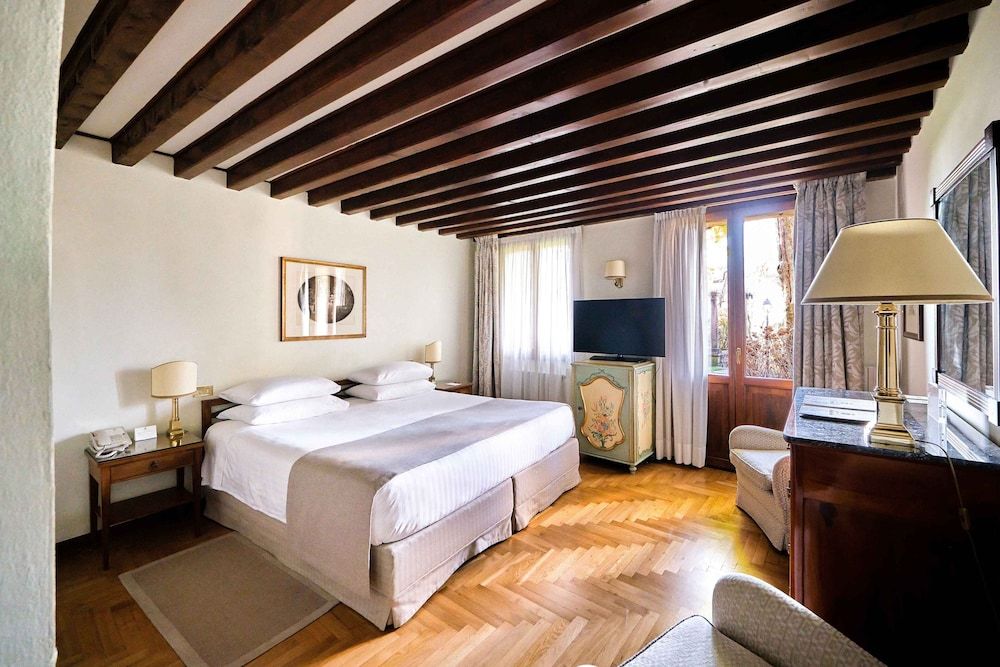 Hotel Villa Cipriani Superior Double Room 5
