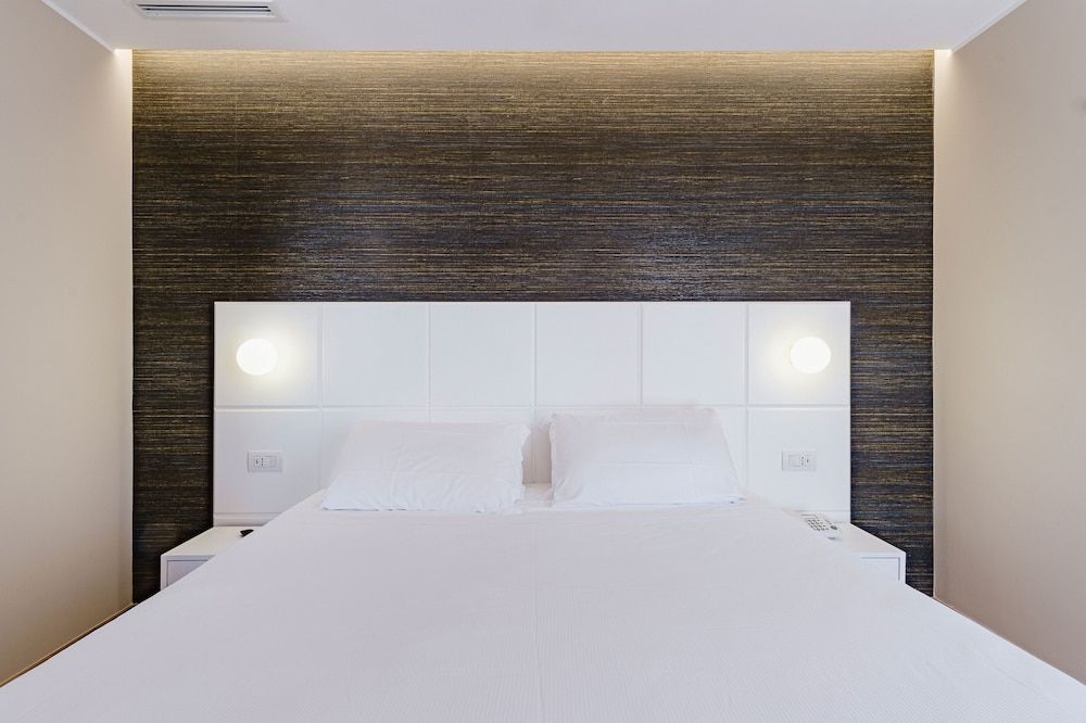 undefined Boston Hotel 7