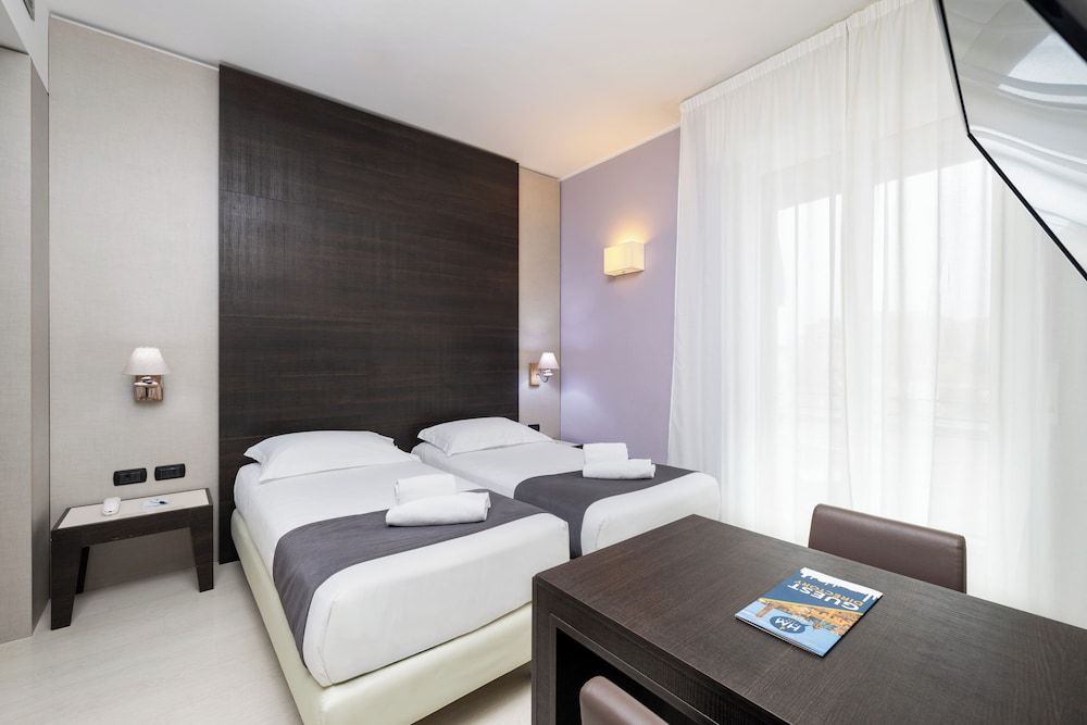 Hotel Maggiore Bologna Twin Room 2