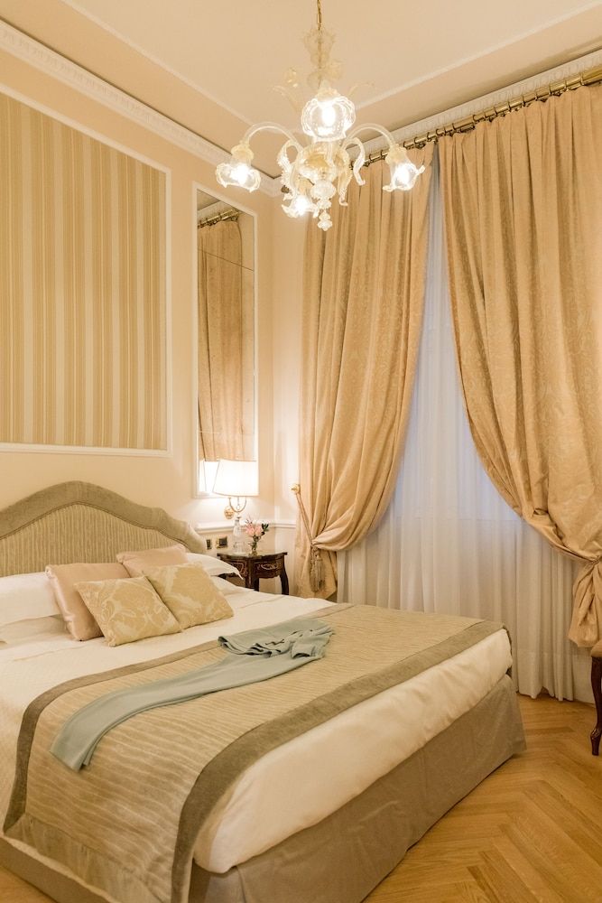 Grand Hotel Majestic già Baglioni Classic Double Room 2