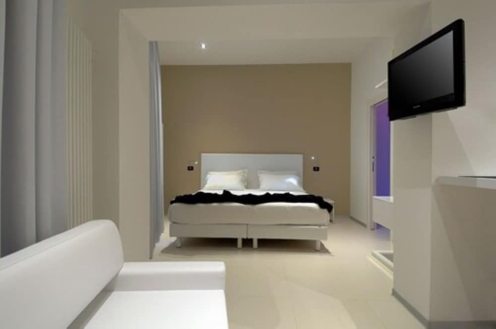 Hotel Metropolitan Studio, Annex Building (at 150 meters from property) 2