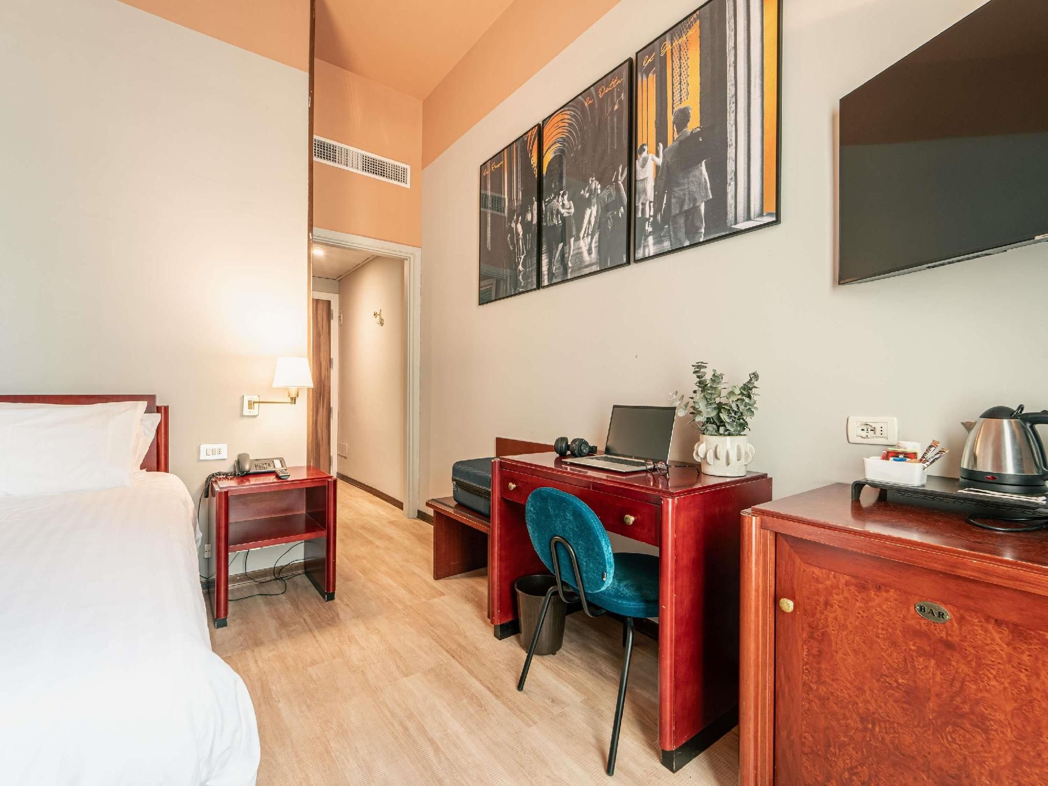 Classic single room