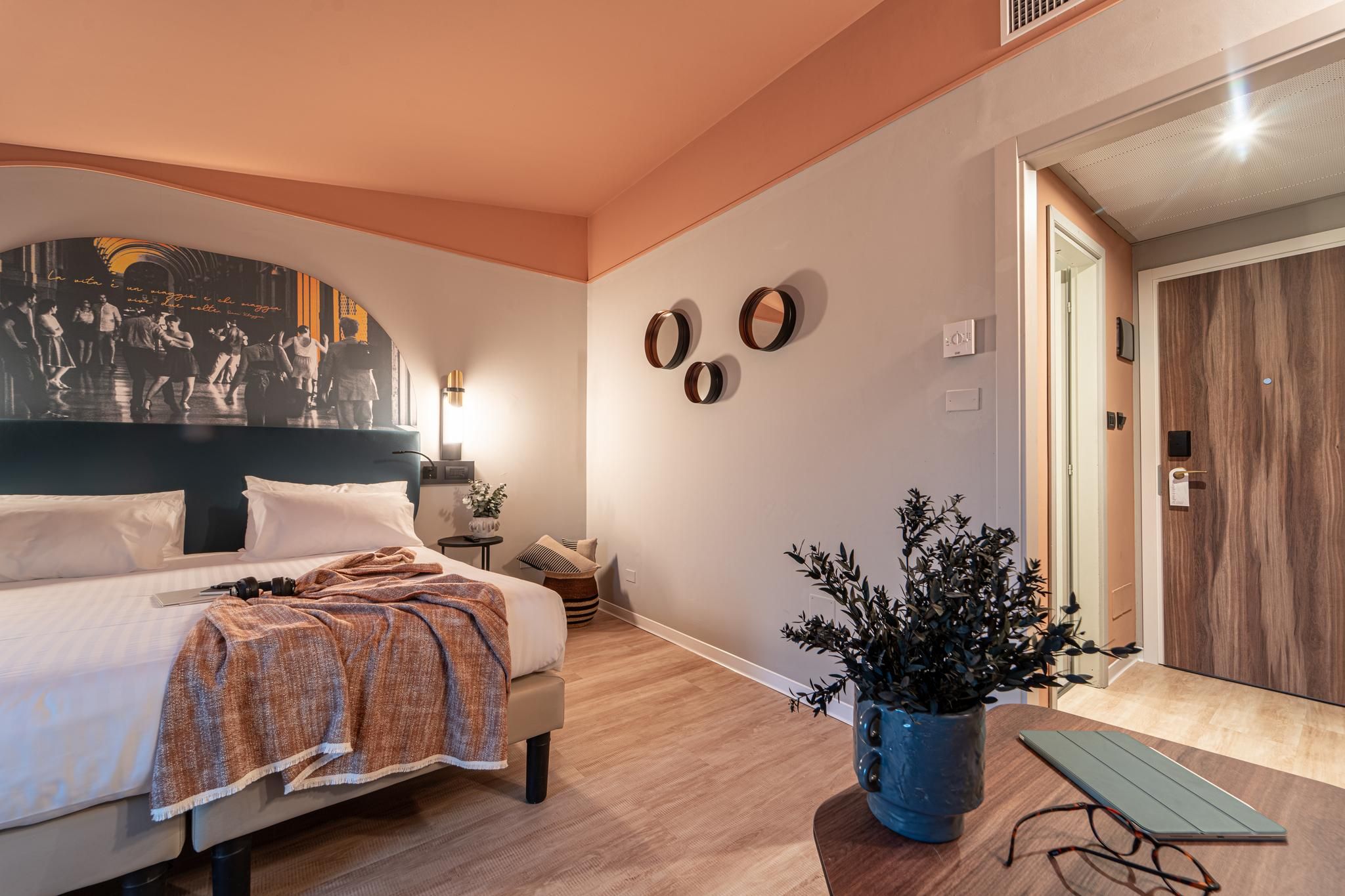 Deluxe Room with 1 double bed with Balcony