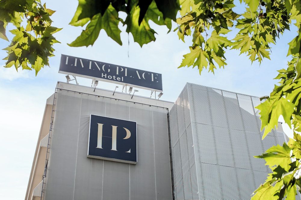 undefined Living Place Hotel 8