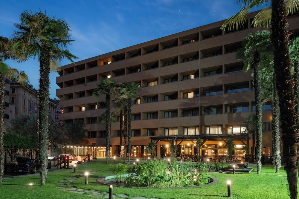 undefined Royal Hotel Carlton 6