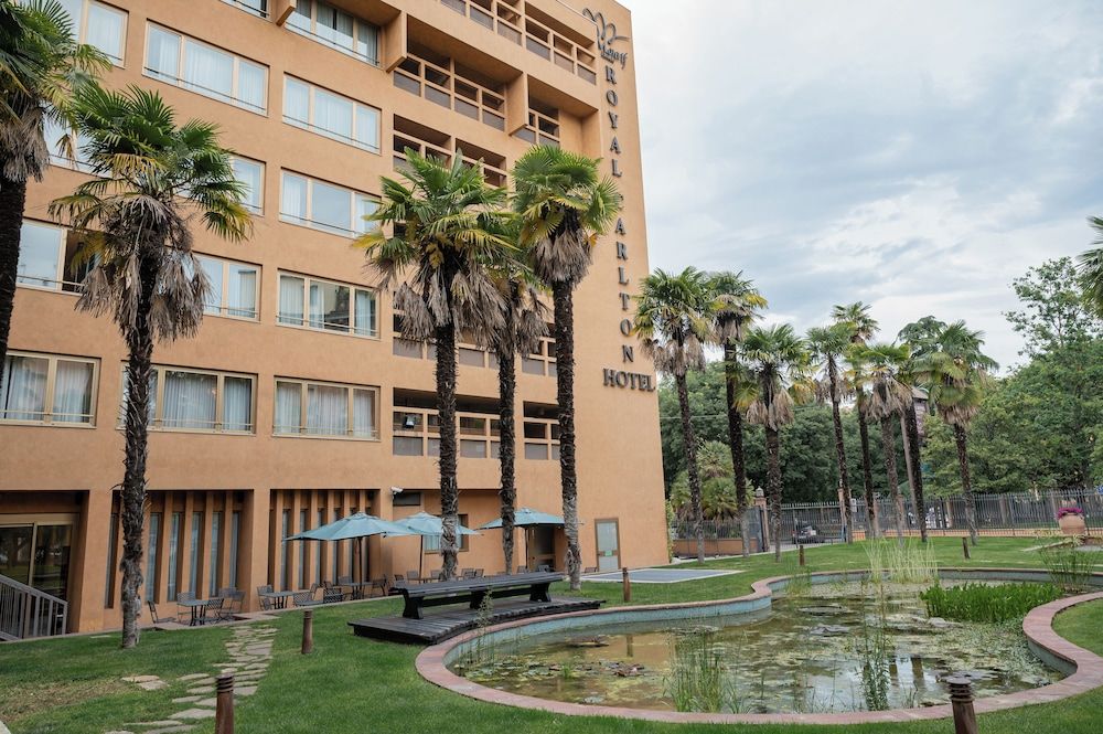 undefined Royal Hotel Carlton 2