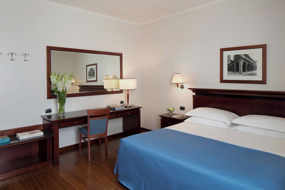 undefined Starhotels Excelsior 4