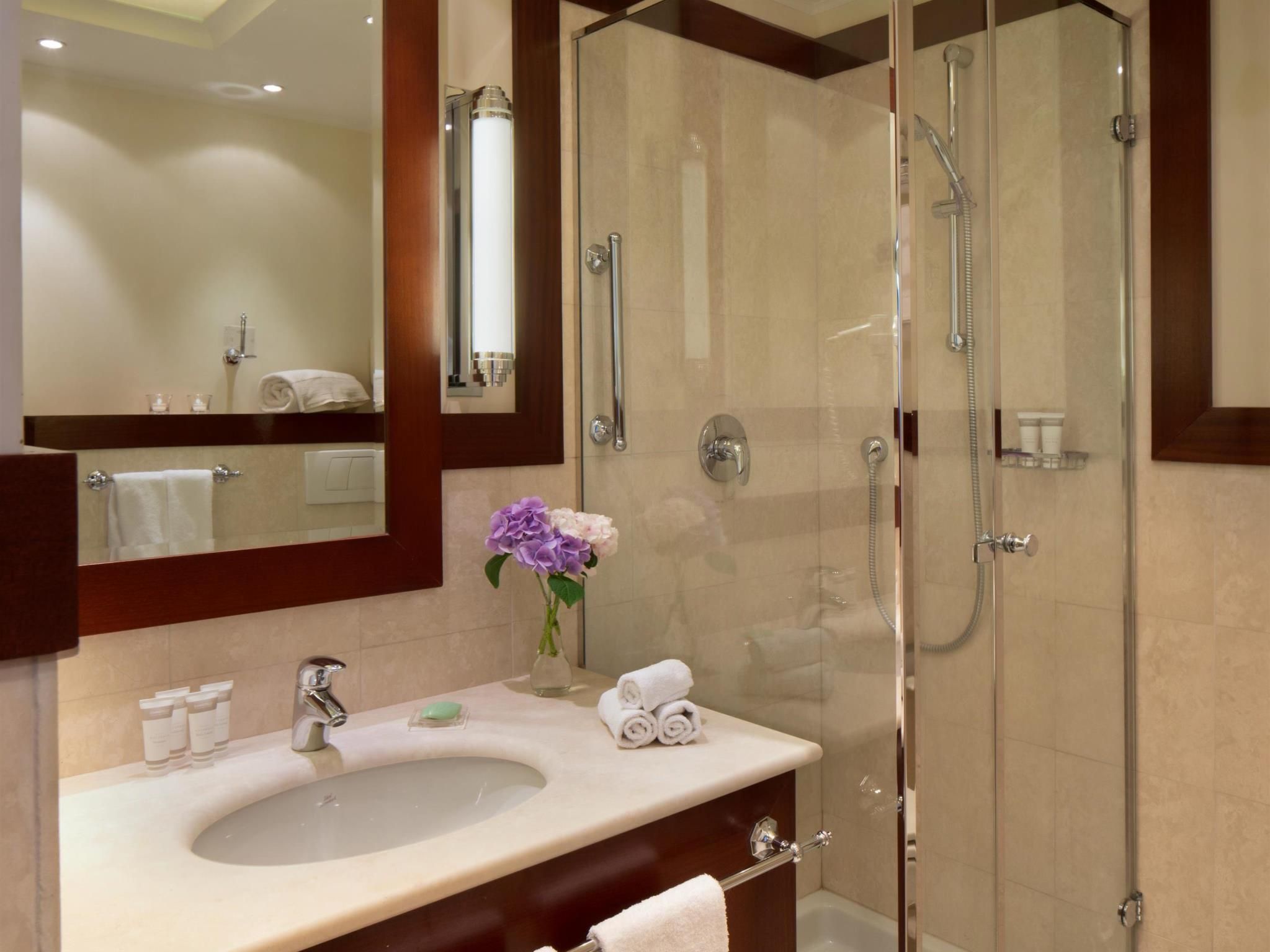 undefined Starhotels Excelsior 7